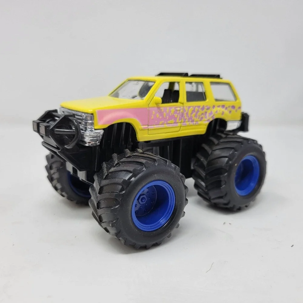 2-Speed Rebel 4x4 Ford Explorer‎ Monster Truck Toy